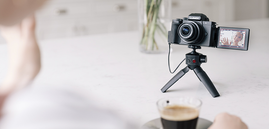 Nueva Lumix G100, la mejor cámara sin espejo para vlogging con grabación en 4K, un diseño compacto y una calidad de sonido extraordinaria